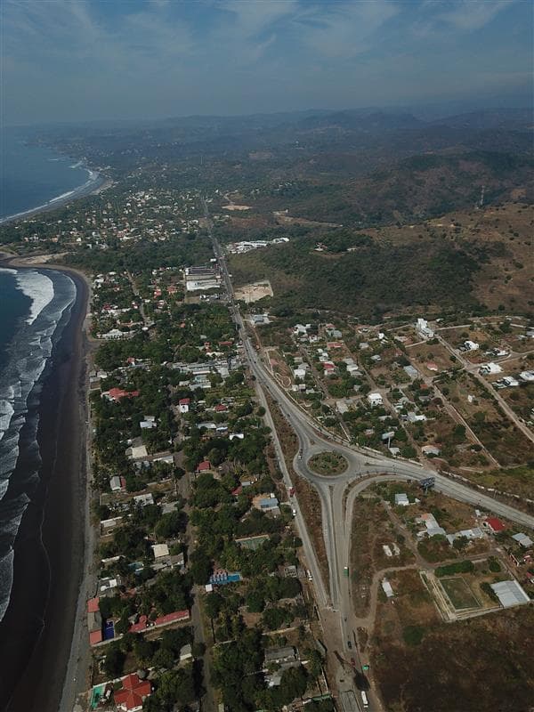 El BCIE apuesta por el crecimiento económico y social de El Salvador